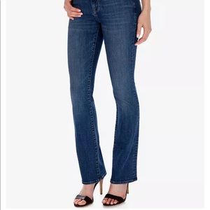 NWT Lucky Brand Sweet N Low Jeans | Mid Rise Bootcut// 26Long